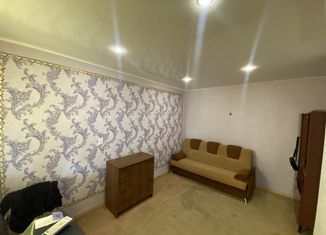 Продаю 2-ком. квартиру, 32 м2, Абинск, улица Советов, 128А