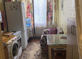 Продаю 1-ком. квартиру, 27.8 м2, Старица, улица Карла Маркса, 75