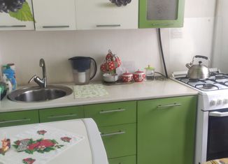 Сдаю в аренду трехкомнатную квартиру, 55.5 м2, Асбест, улица имени Александра Королёва, 27/2