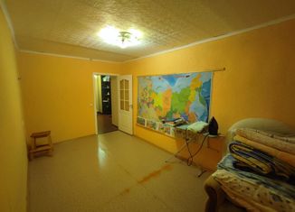 Двухкомнатная квартира на продажу, 52.6 м2, поселок городского типа Яя, улица Ленина, 5