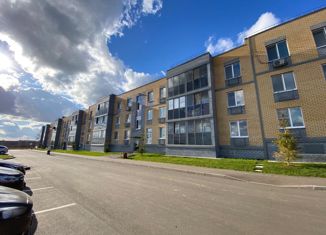 Продажа 2-комнатной квартиры, 57 м2, деревня Царёво, улица Петра Гаврилова