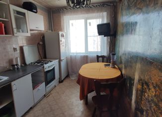 Продаю 4-комнатную квартиру, 80 м2, Аксай, улица Вартанова, 20