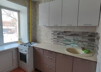 Сдам в аренду двухкомнатную квартиру, 44 м2, Кемеровская область, Коммунистическая улица, 110