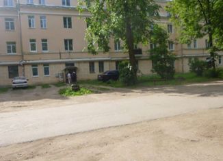 Продажа четырехкомнатной квартиры, 90 м2, Старая Русса, микрорайон Городок, 7