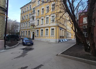 Продается 2-ком. квартира, 75 м2, Москва, Трубниковский переулок, 24с2, район Арбат