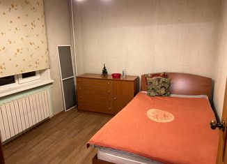 Сдам в аренду трехкомнатную квартиру, 64 м2, Москва, Оборонная улица, 4, Оборонная улица