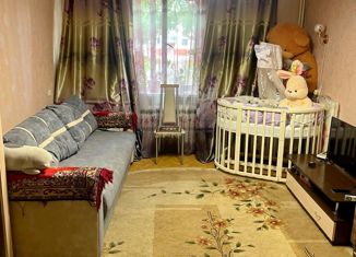 Продаю 2-ком. квартиру, 45.3 м2, Северск, улица Калинина, 45