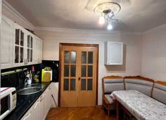 Продаю четырехкомнатную квартиру, 93 м2, Нальчик, Профсоюзная улица, 224, район Дубки