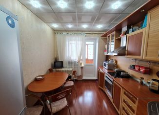 Продам 3-комнатную квартиру, 69 м2, Тюменская область, Комсомольский проспект, 44