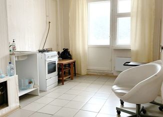 Продам 3-ком. квартиру, 74 м2, Клин, Центральная улица, 74