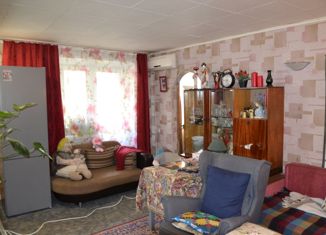 Продам 2-комнатную квартиру, 40 м2, Осташков, Микрорайон, 2