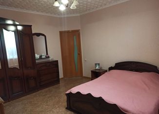 Продается 4-ком. квартира, 107.5 м2, поселок Средний Чир, улица 50 лет Советской Власти, 1Д