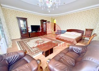 Продаю 2-комнатную квартиру, 95.8 м2, посёлок городского типа Партенит, улица Победы, 1