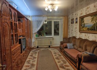 Продается 3-комнатная квартира, 62.1 м2, Карабаново, улица Победы, 8