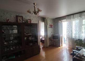Продается 3-комнатная квартира, 42 м2, Бугульма, улица Николая Гоголя, 51