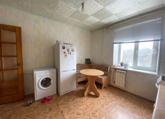 Продаю 2-ком. квартиру, 48 м2, Екатеринбург, улица Умельцев, 7, улица Умельцев