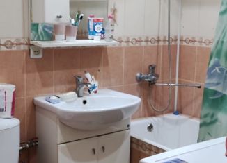 2-комнатная квартира на продажу, 47.6 м2, поселок городского типа Стройкерамика, Народная улица, 3