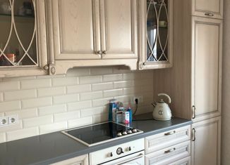 Продам 2-комнатную квартиру, 56.4 м2, Санкт-Петербург, Среднерогатская улица, 11, метро Звёздная