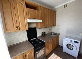Продам 2-ком. квартиру, 45 м2, Москва, Профсоюзная улица, 75к4, метро Беляево