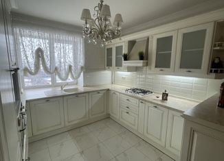 Продам пятикомнатную квартиру, 168 м2, Оренбург, улица Правды, 25