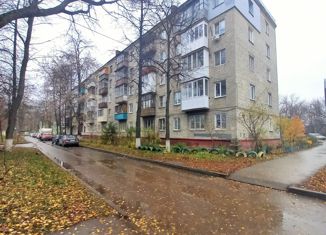 Продам 2-комнатную квартиру, 39.3 м2, Нижний Новгород, улица Героя Советского Союза Поющева, 27, метро Кировская