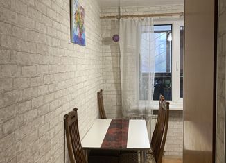 Продам 3-комнатную квартиру, 64.1 м2, Екатеринбург, улица Чайковского, 60, метро Чкаловская