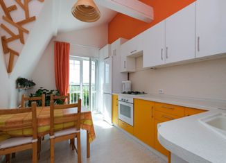 Продажа 3-комнатной квартиры, 81.6 м2, село Толмачёво, Парковая улица, 11