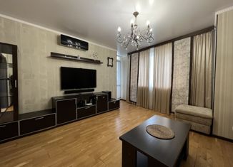 Продам 2-комнатную квартиру, 70 м2, Екатеринбург, переулок Трактористов, 4, переулок Трактористов