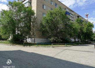 Продается 3-комнатная квартира, 51 м2, посёлок городского типа Красногорский, улица Лермонтова, 9