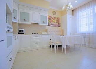 Сдаю 1-ком. квартиру, 43 м2, Ставрополь, Комсомольская улица, 32, микрорайон №3