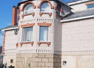 Продам дом, 272 м2, рабочий посёлок Дедовичи, площадь Советов