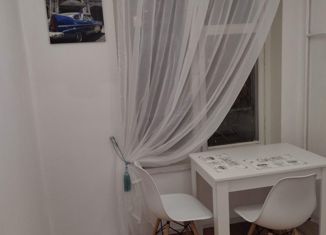 Продам 2-ком. квартиру, 45 м2, Москва, Сеславинская улица, 20, Сеславинская улица