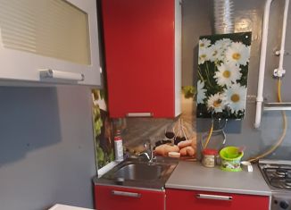 Продам 2-комнатную квартиру, 49.8 м2, Валдай, улица Радищева, 70