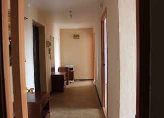 Продам 2-комнатную квартиру, 61.6 м2, поселок Воротынск, улица 50 лет Победы, 20