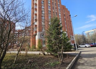 Продажа 3-ком. квартиры, 92 м2, Санкт-Петербург, проспект Художников, 4к2