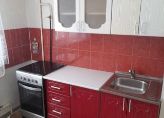 Сдается двухкомнатная квартира, 38 м2, Первоуральск, улица Ленина, 33