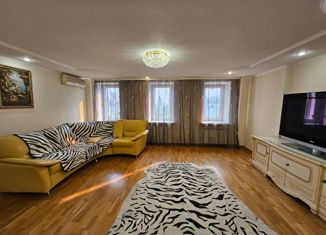 Сдается трехкомнатная квартира, 114 м2, Хабаровск, улица Дзержинского, 39