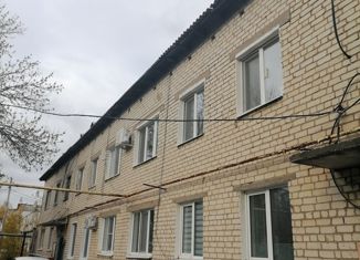 Продам 2-комнатную квартиру, 40 м2, поселок городского типа Новосемейкино, улица Радио, 22