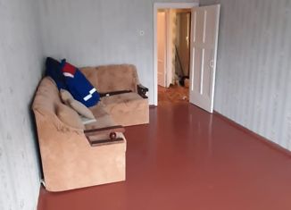 Продаю 2-ком. квартиру, 47 м2, Кировск, улица Кирова, 54