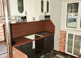 Продается трехкомнатная квартира, 61 м2, Карпинск, Лесопильная улица, 69