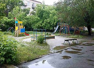 Продается 2-комнатная квартира, 43 м2, Челябинск, улица Свободы, 145А, Советский район