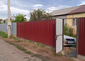 Продаю 4-ком. квартиру, 80 м2, село Нежинка, Степная улица, 4