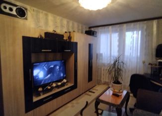 Продается трехкомнатная квартира, 52 м2, Агрыз, улица Карла Маркса, 2