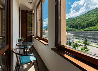 Продаю 2-комнатную квартиру, 60 м2, село Эстосадок, улица Горная Карусель, 6