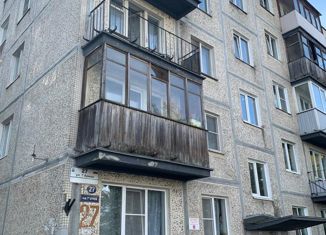 Однокомнатная квартира на продажу, 32 м2, Гатчина, улица 7-й Армии, 27