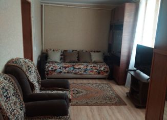 Продается трехкомнатная квартира, 50 м2, посёлок 10-й Октябрь, посёлок 10-й Октябрь, 16