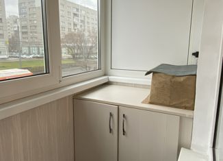 Продается 3-комнатная квартира, 56 м2, Нижний Новгород, улица Героя Юрия Смирнова, 15, улица Героя Юрия Смирнова