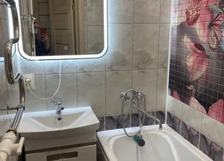 Продажа 2-ком. квартиры, 37 м2, Нижний Новгород, улица Шаляпина, 6, улица Шаляпина