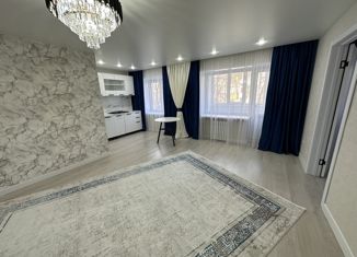 2-ком. квартира на продажу, 42.4 м2, Новотроицк, улица Комарова, 20