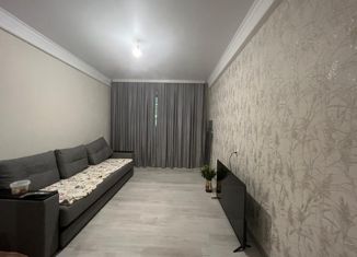 Продаю 2-ком. квартиру, 37 м2, Ессентуки, улица Балахонова, 27